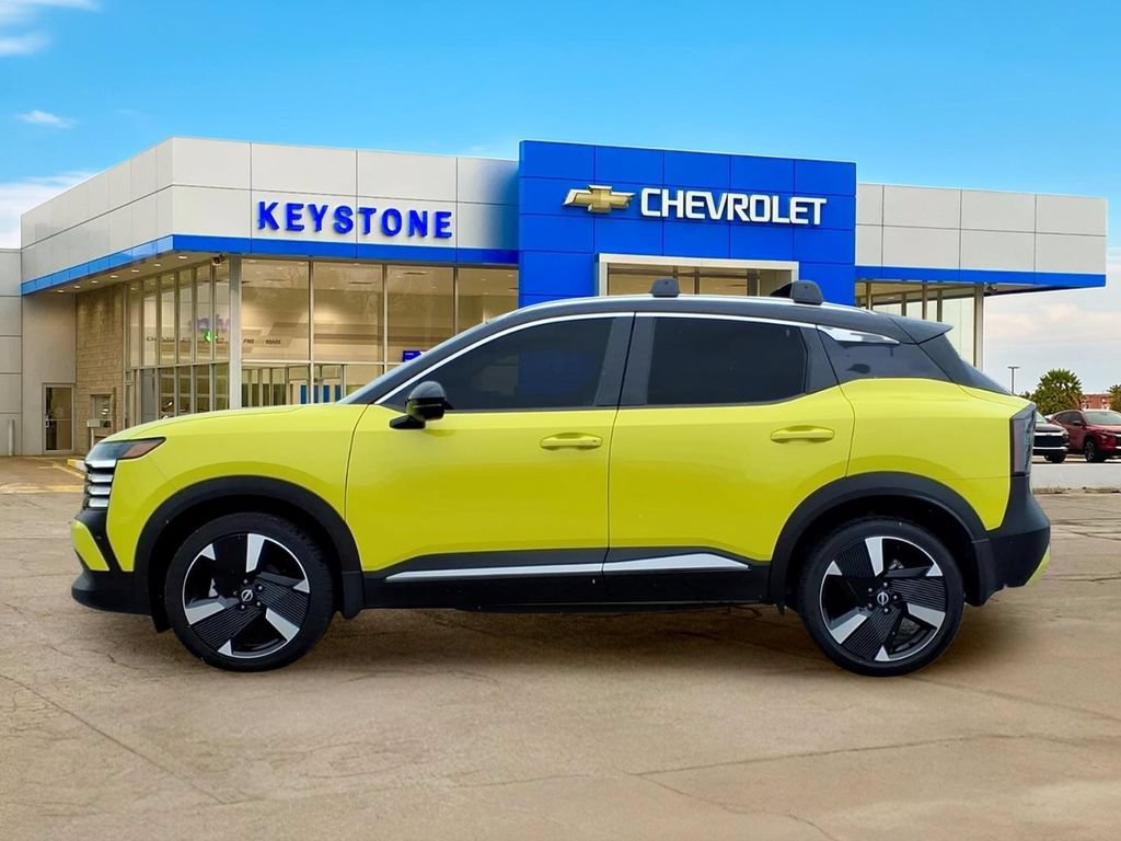 Used 2025 Nissan Kicks SR FWD image 4