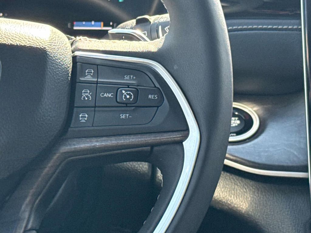 Used 2023 Jeep Grand Cherokee 4WD 4xe image 16