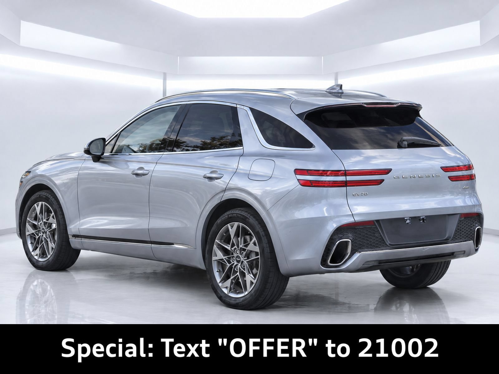 Used 2025 Genesis GV70 2.5T AWD/4WD image 3