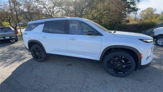 New 2026 Chevrolet Traverse LT w/ Driver Confidence Package image 3