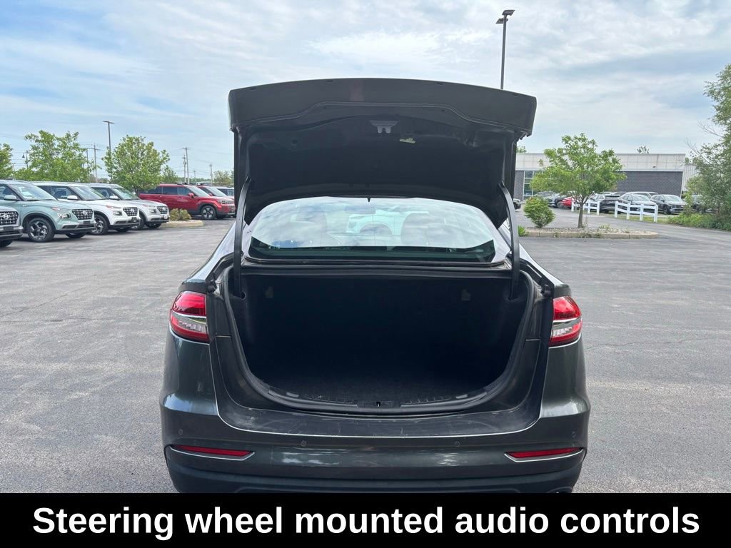 Used 2019 Ford Fusion SE w/ Equipment Group 151A FWD image 15