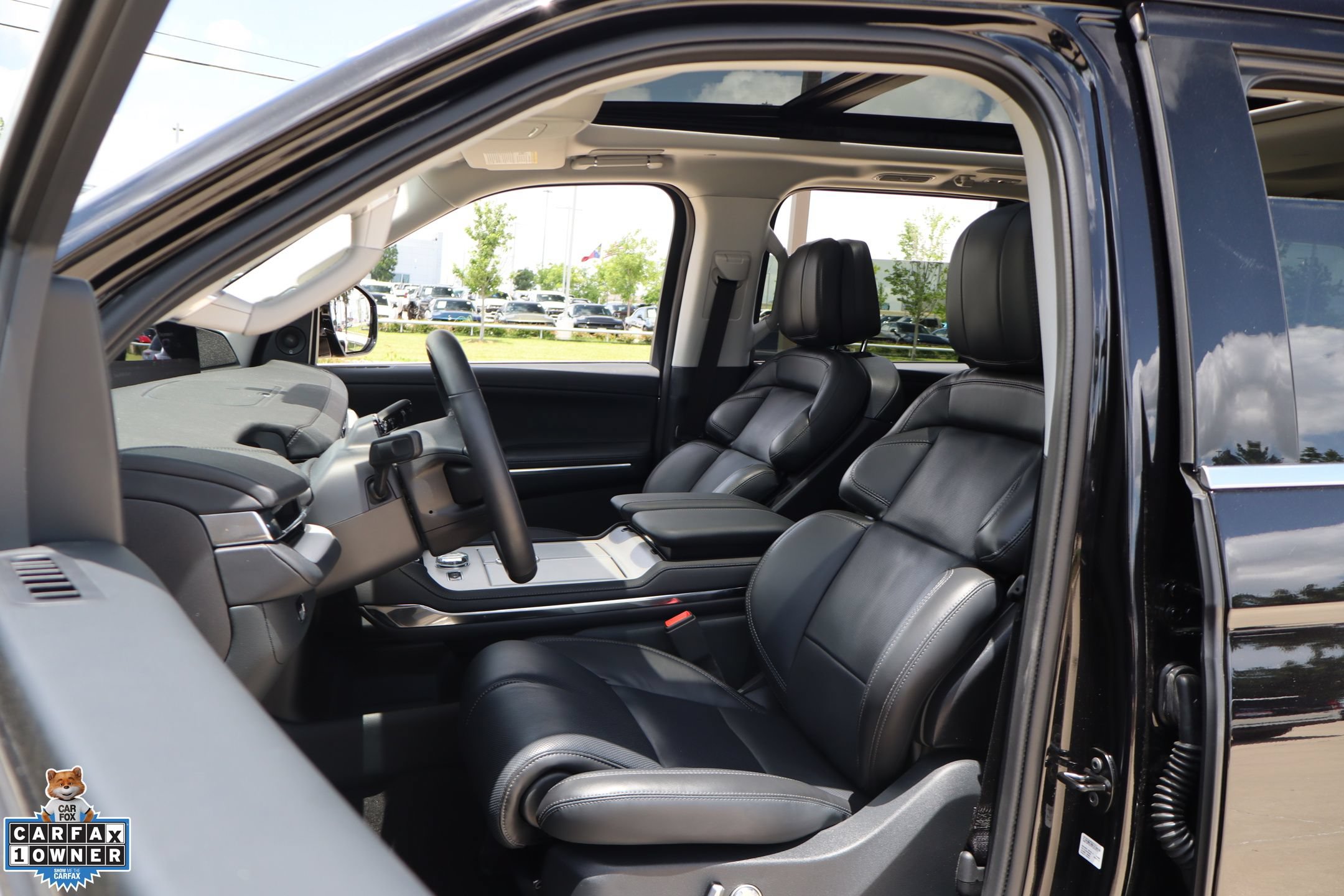 Used 2025 Lincoln Navigator Reserve AWD/4WD image 11