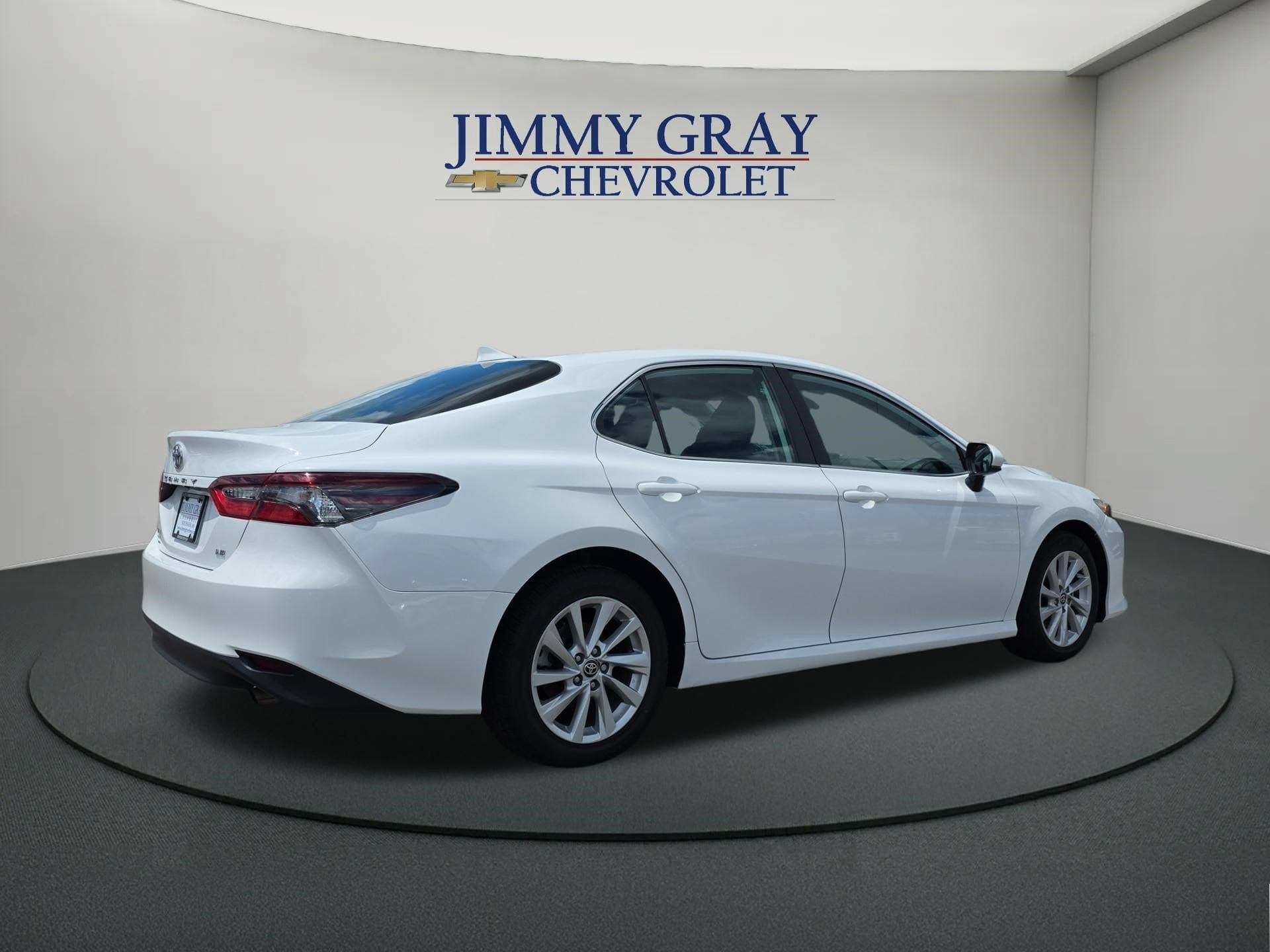 Used 2024 Toyota Camry LE FWD image 5