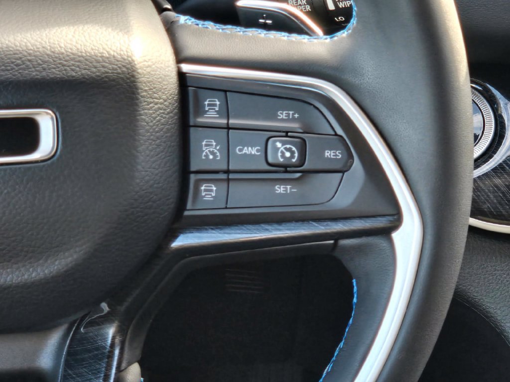 Used 2023 Jeep Grand Cherokee Trailhawk w/ Advanced Protech Group II AWD/4WD image 16