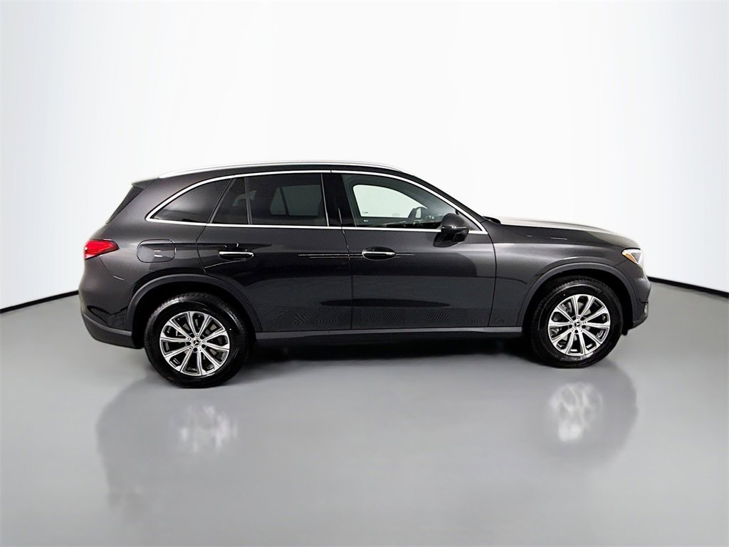 Used 2025 Mercedes-Benz GLC 300 4MATIC image 8