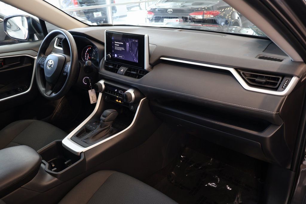 Used 2025 Toyota RAV4 LE FWD image 9