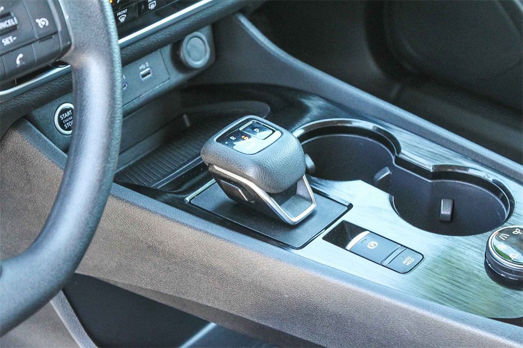 Used 2023 Nissan Rogue S image 24