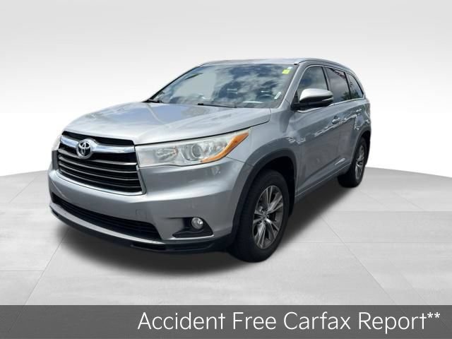 Used 2014 Toyota Highlander XLE AWD/4WD image 3