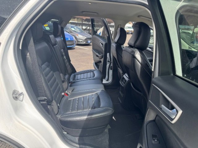 Used 2022 Ford Edge SEL image 12