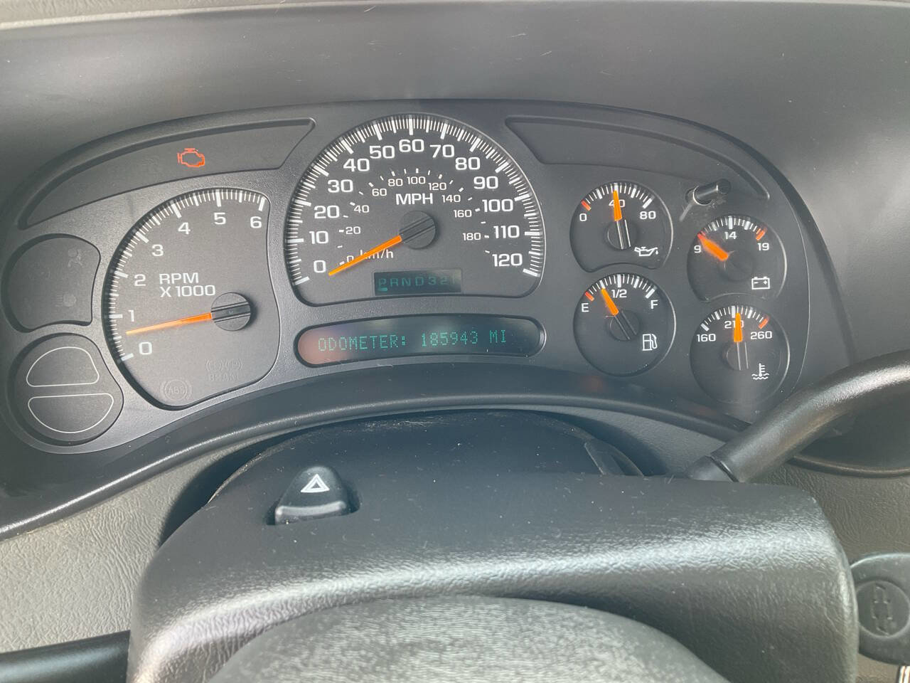 Used 2005 Chevrolet Suburban Z71 w/ Preferred Equipment Group image 18