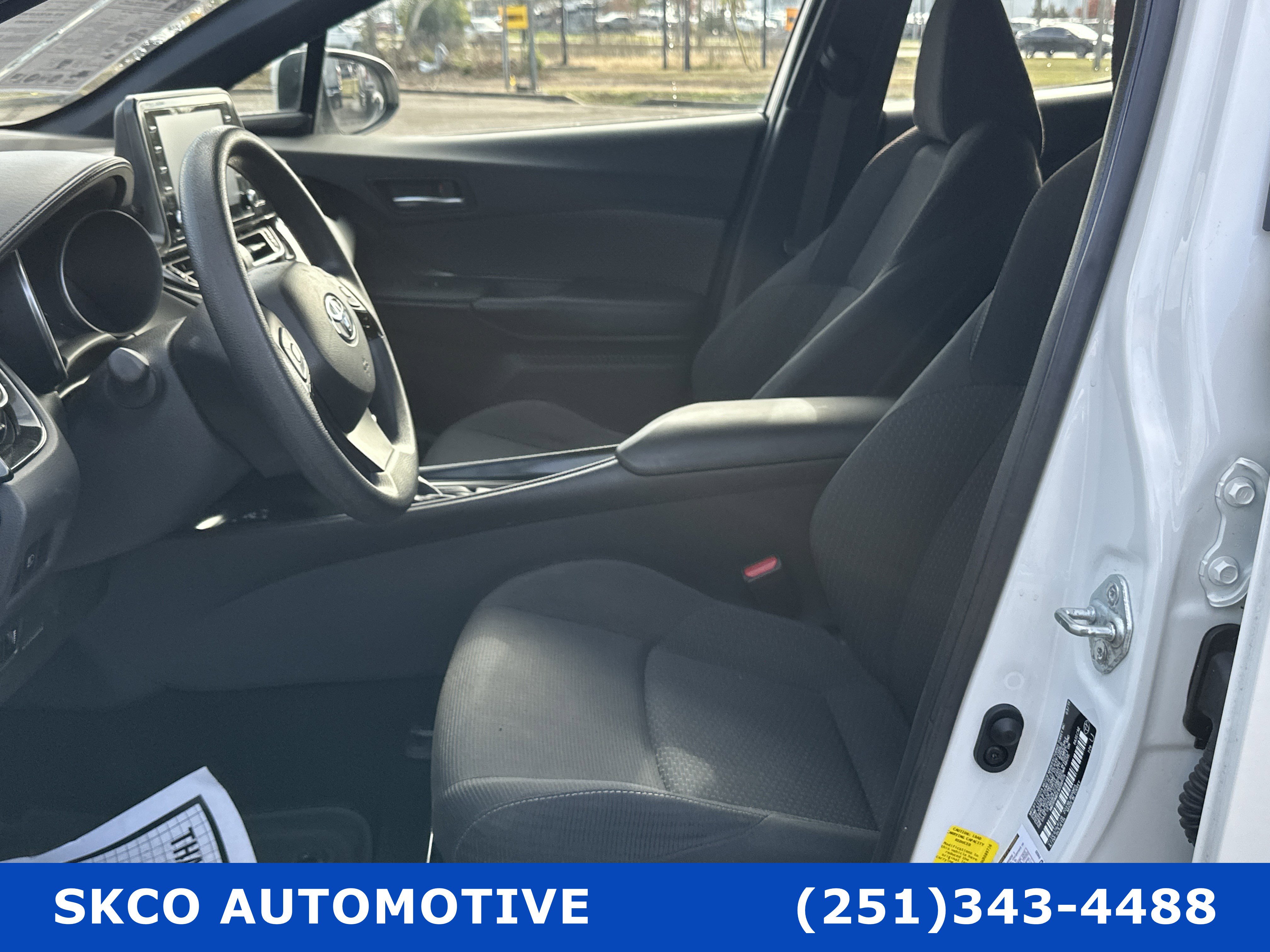 Used 2019 Toyota C-HR LE image 11