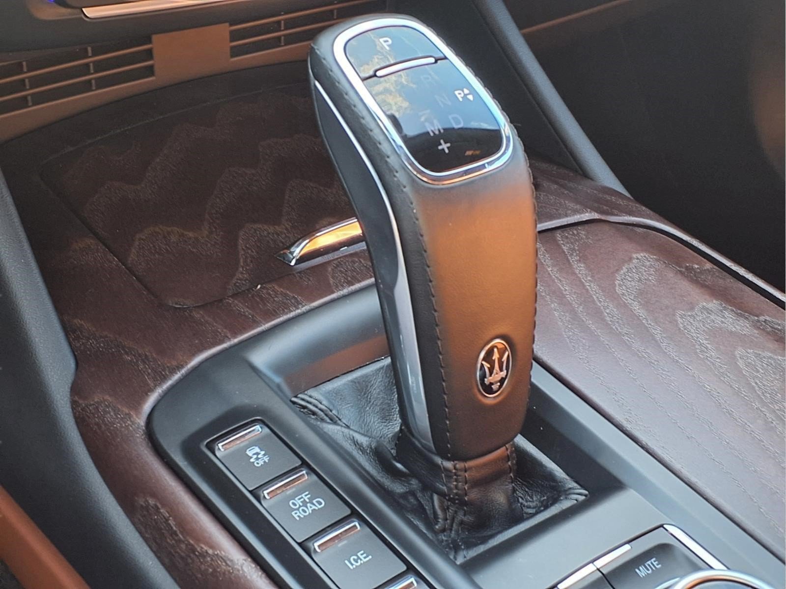 Used 2022 Maserati Levante Modena AWD/4WD image 17