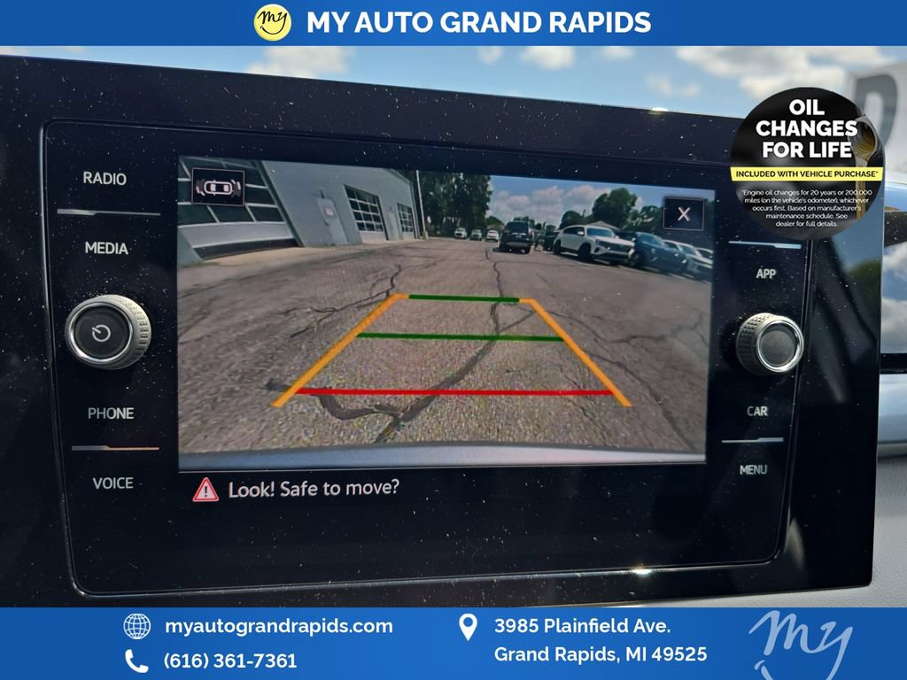Used 2025 Volkswagen Taos SEL w/ Black Wheel Plus Package AWD/4WD image 21