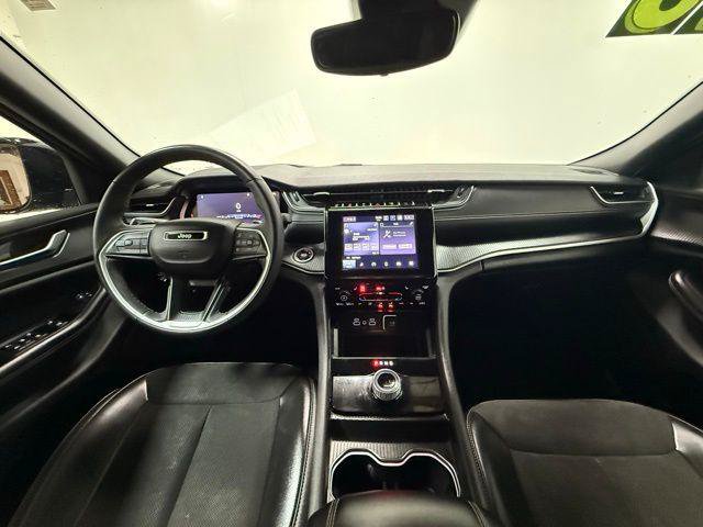 Certified 2023 Jeep Grand Cherokee Altitude AWD/4WD image 15