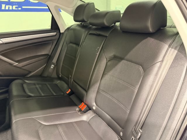 Used 2017 Volkswagen Passat 1.8T R-Line FWD image 29
