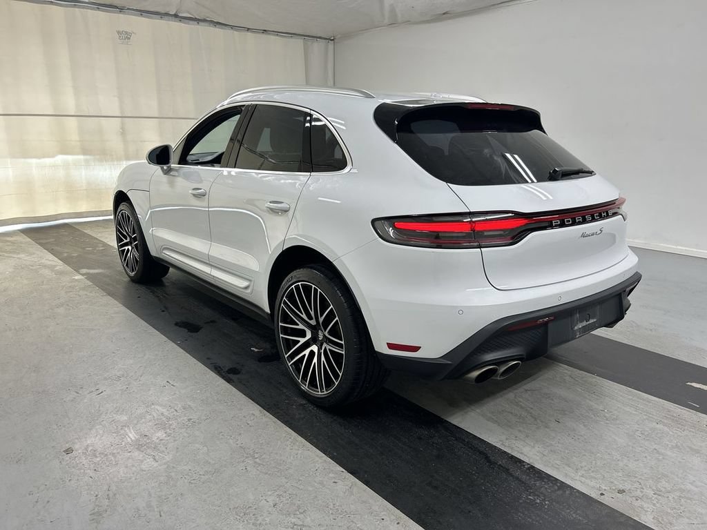 Certified 2022 Porsche Macan S AWD/4WD image 7