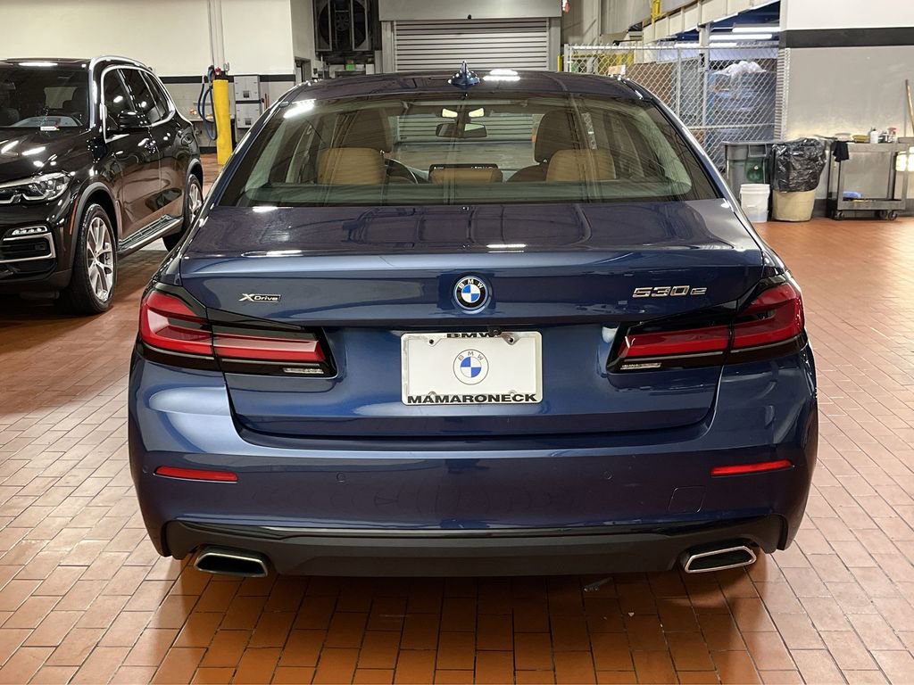 Certified 2022 BMW 530e xDrive w/ Premium Package image 24