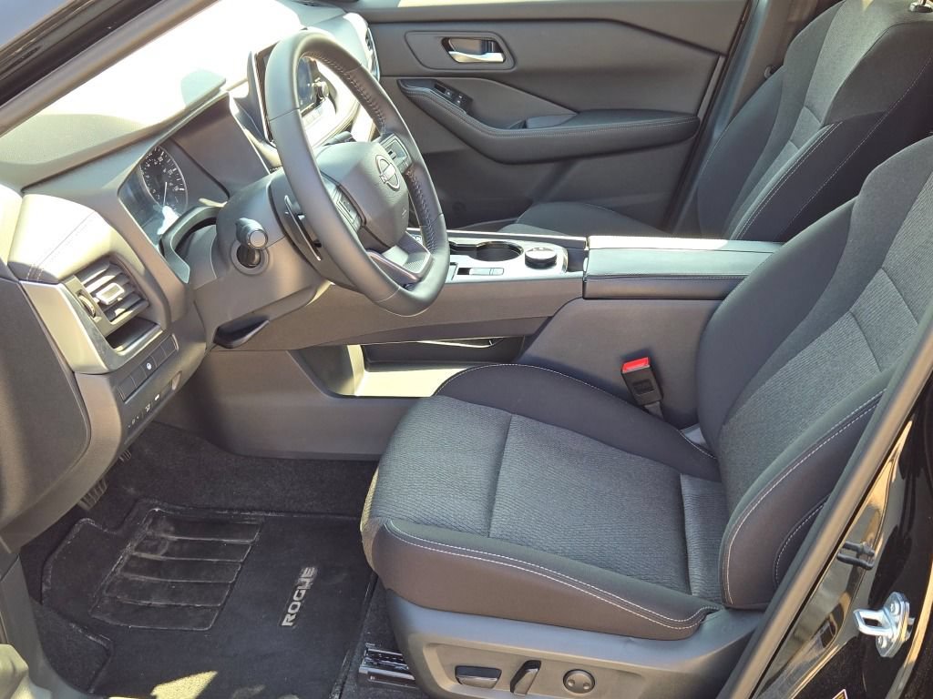 Used 2026 Nissan Rogue SV AWD/4WD image 22