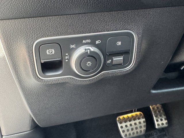 Used 2025 Mercedes-Benz GLB 250 image 18