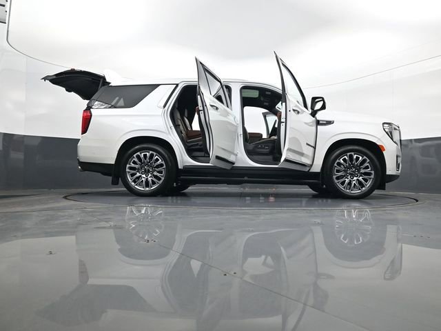 Certified 2023 GMC Yukon Denali Ultimate w/ LPO, Floor Liner Package AWD/4WD image 34