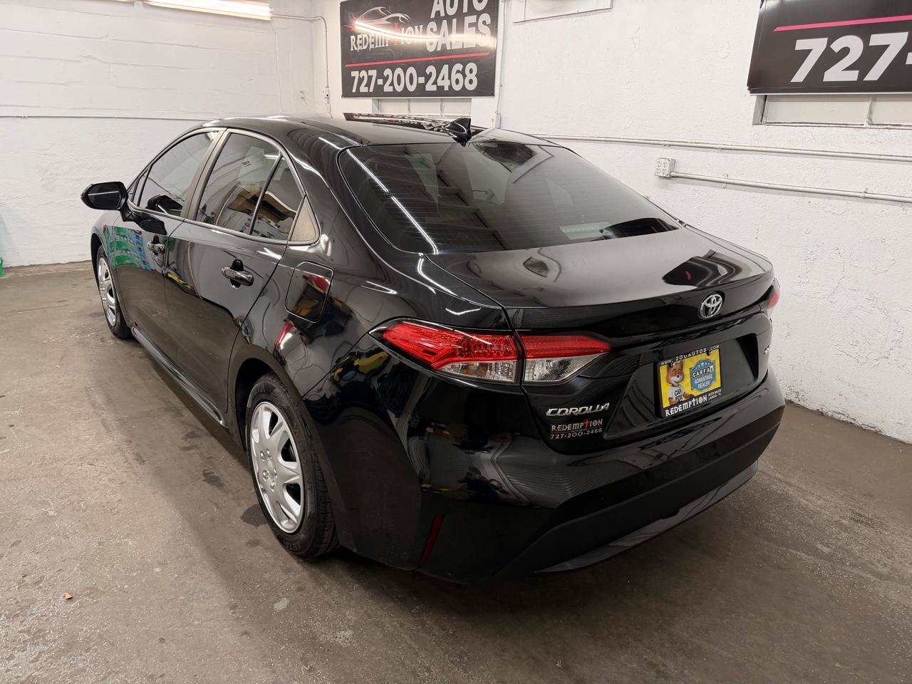 Used 2022 Toyota Corolla LE FWD image 3