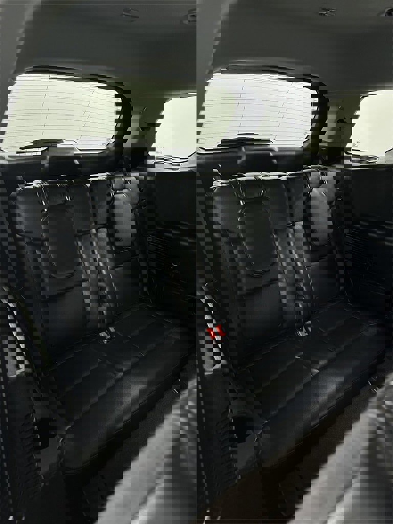 Used 2021 Ford Explorer XLT w/ Equipment Group 202A image 29