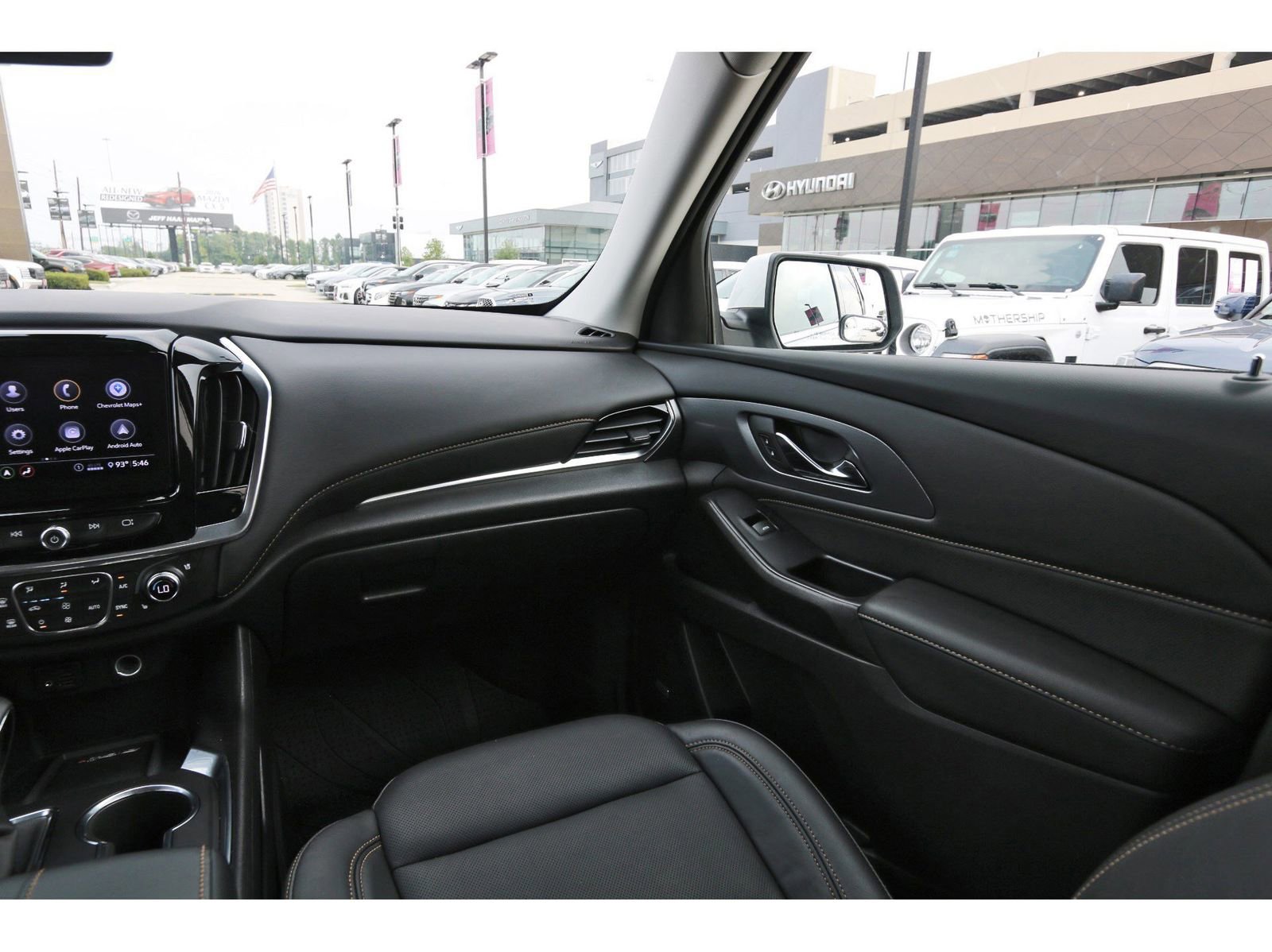Used 2021 Chevrolet Traverse Premier w/ LPO, Floor Liner Package FWD image 13