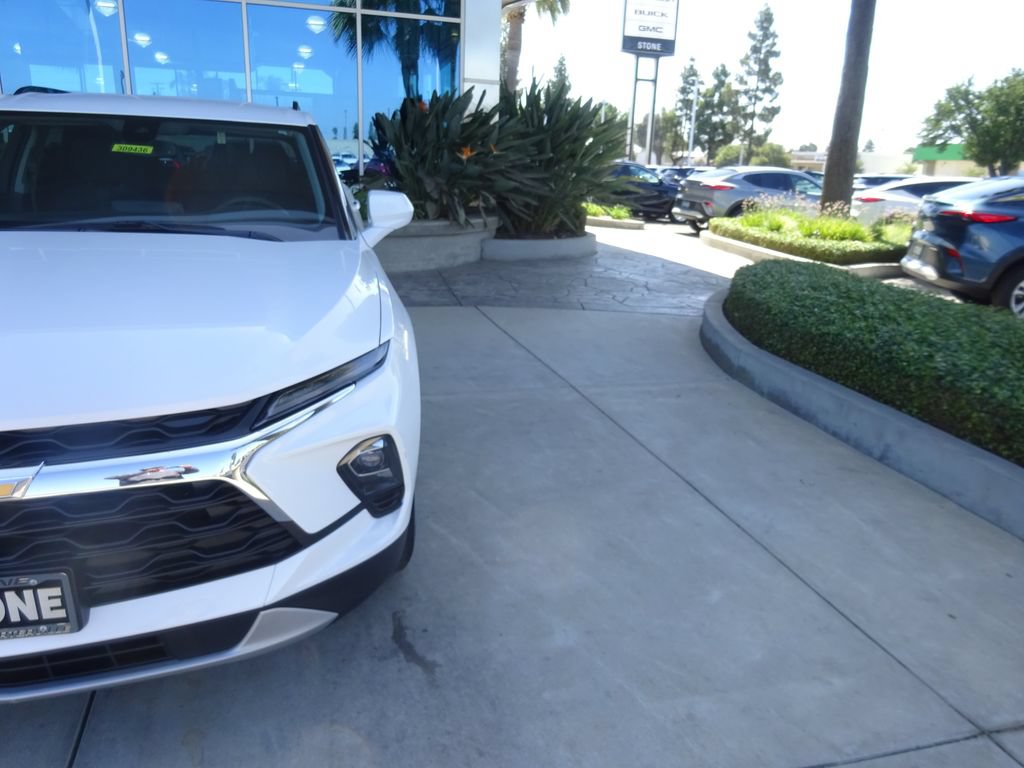 Certified 2023 Chevrolet Blazer LT w/ Convenience Package FWD image 31