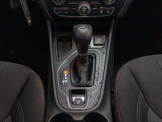 Used 2020 Jeep Cherokee Latitude image 16