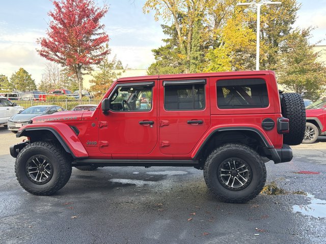 Used 2025 Jeep Wrangler Unlimited Rubicon AWD/4WD image 8