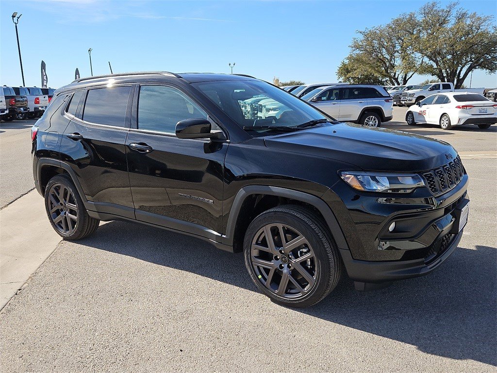 New 2026 Jeep Compass Latitude image 9