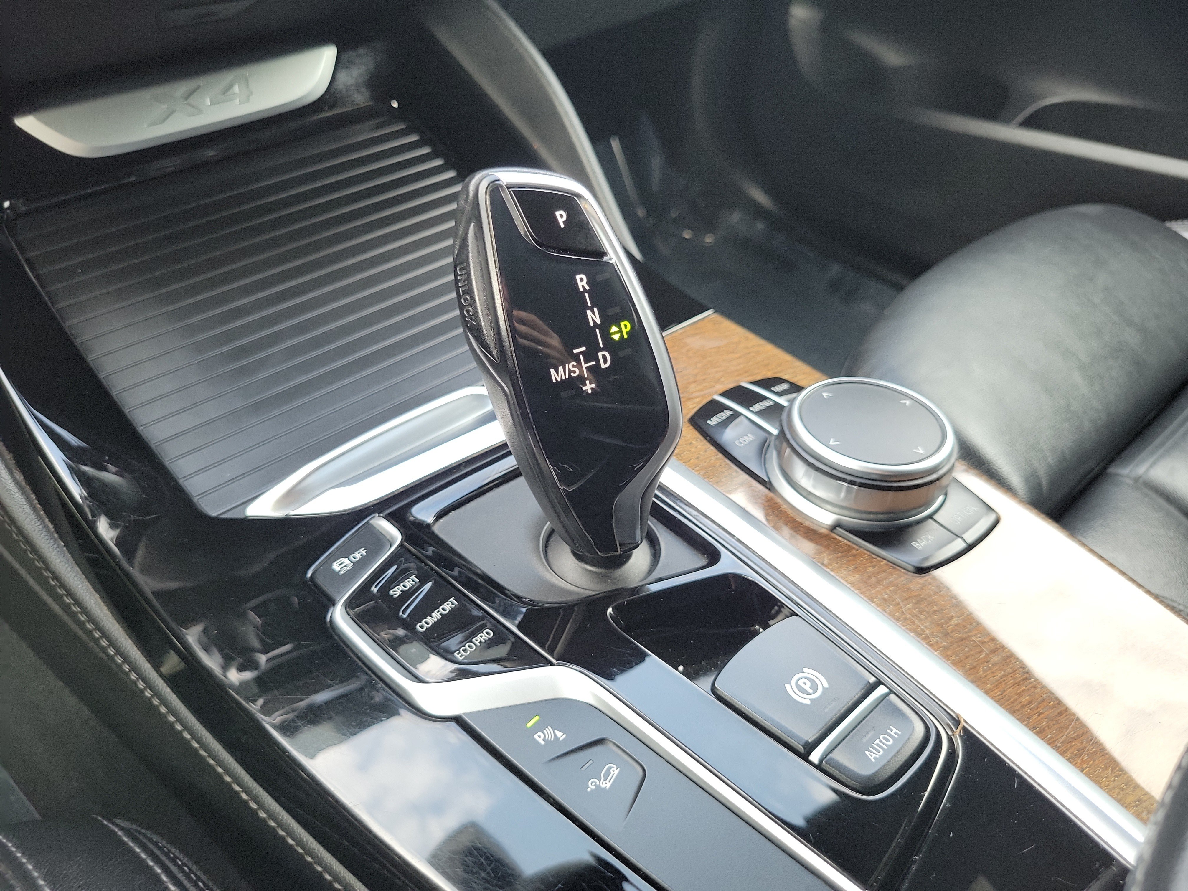Used 2020 BMW X4 xDrive30i w/ Driving Assistance Package AWD/4WD image 24