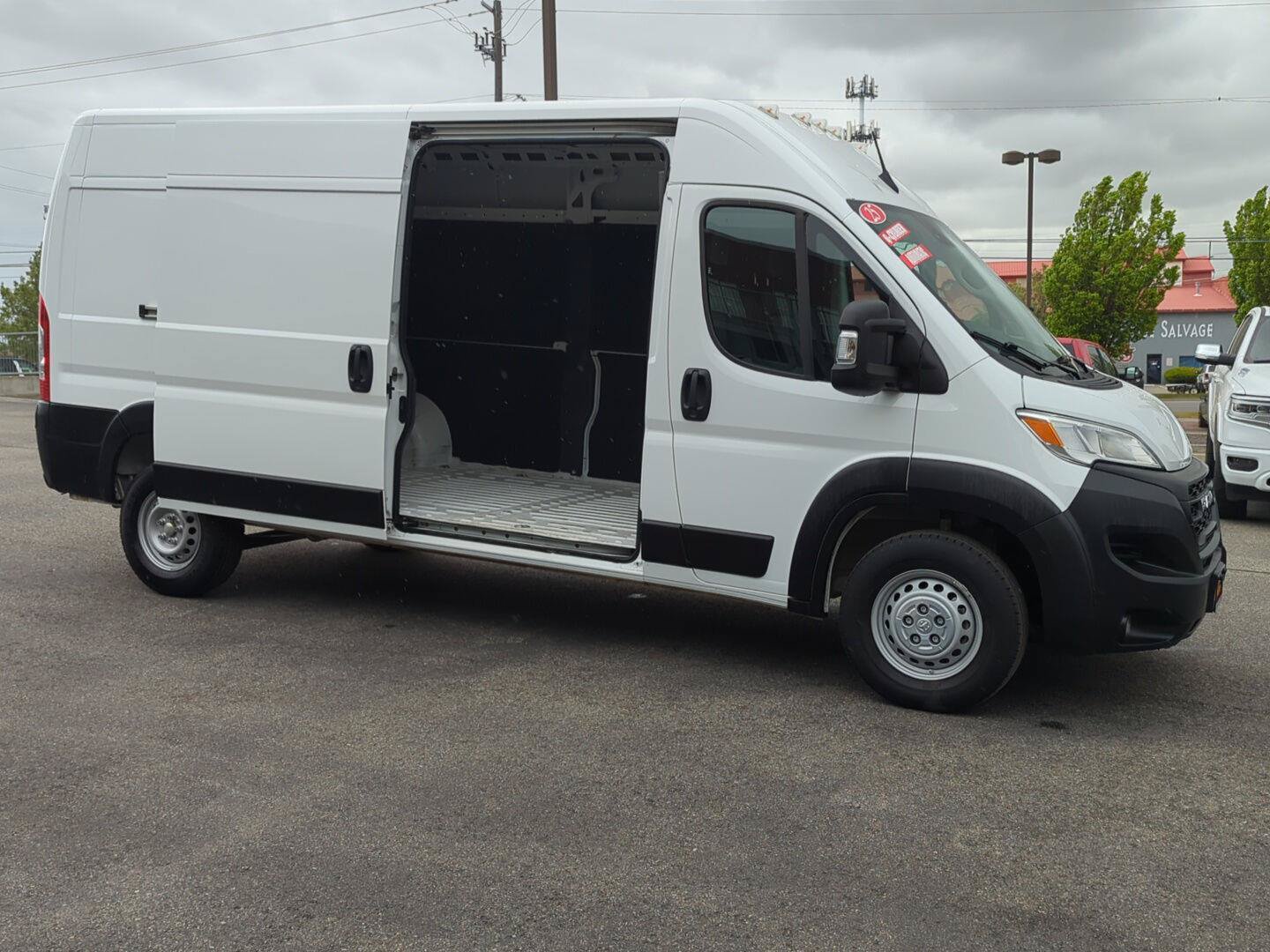 Used 2025 RAM ProMaster 2500 w/ Convenience Group FWD image 8
