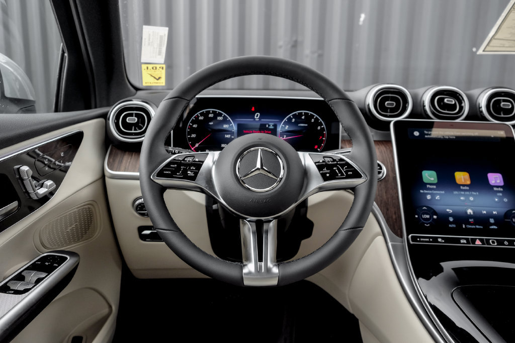 Used 2026 Mercedes-Benz GLC 300 4MATIC image 16
