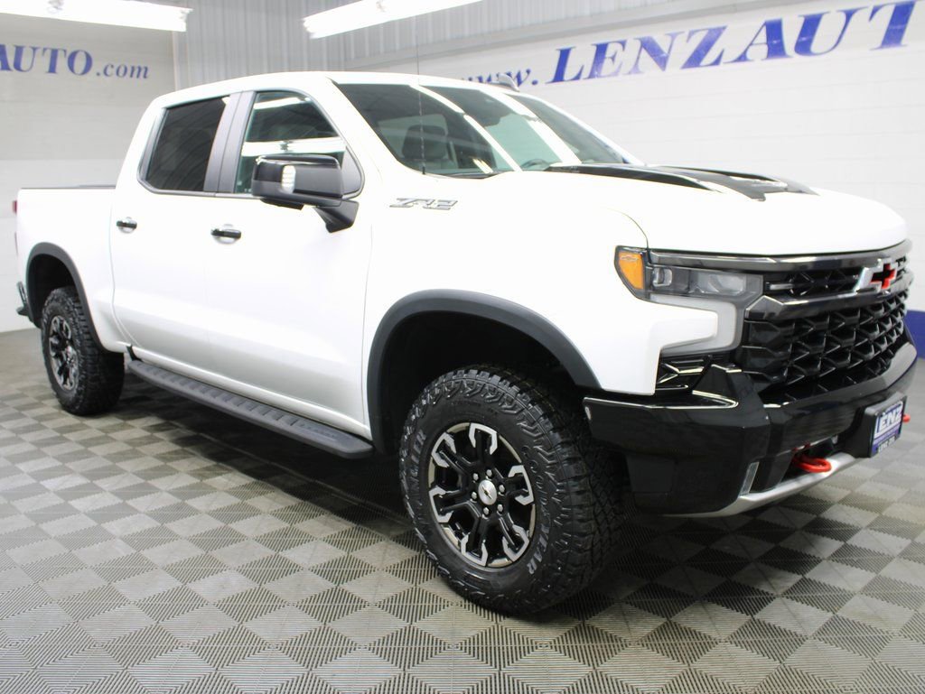 Used 2023 Chevrolet Silverado 1500 ZR2 image 3