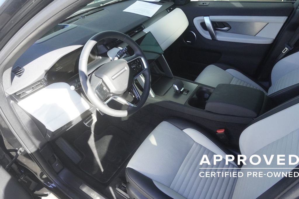 Used 2025 Land Rover Discovery Sport Dynamic SE image 18