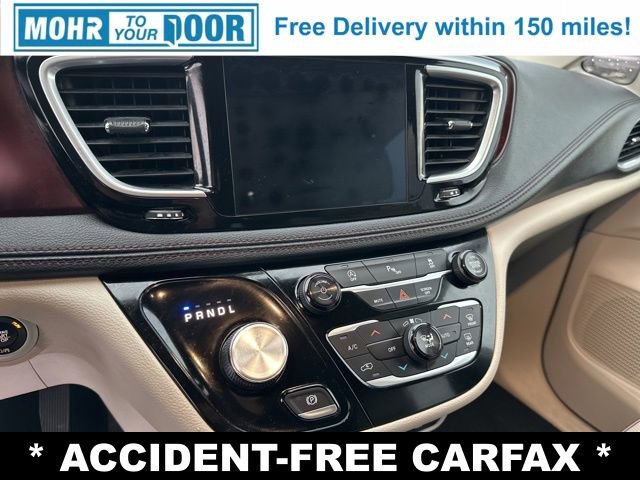 Used 2018 Chrysler Pacifica Limited image 19