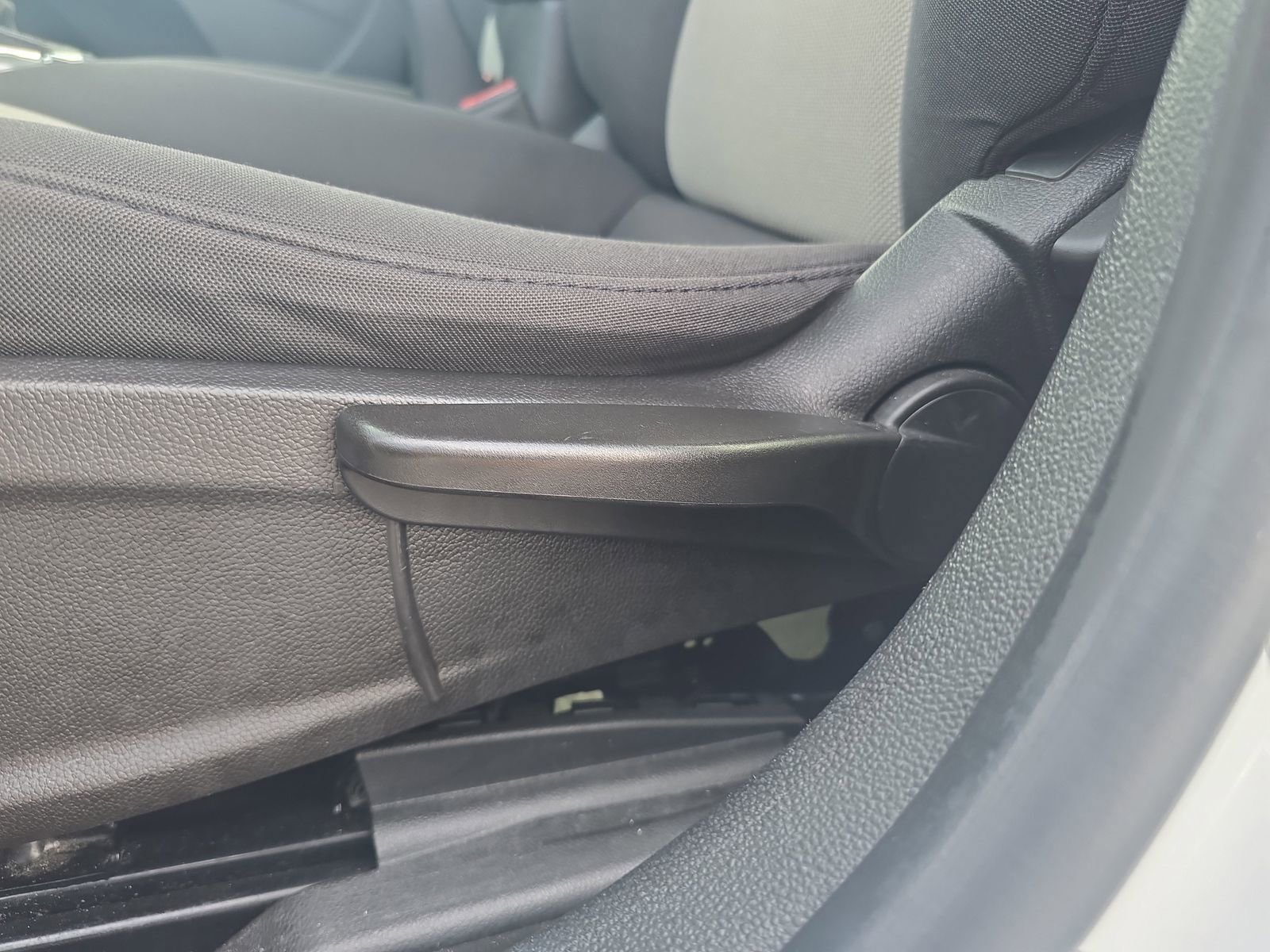 Used 2014 Chevrolet Cruze LS image 16