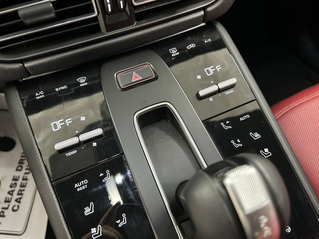 Certified 2025 Porsche Macan GTS AWD/4WD image 17