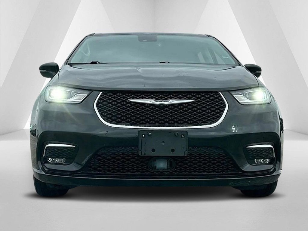 Used 2024 Chrysler Pacifica Select FWD image 2