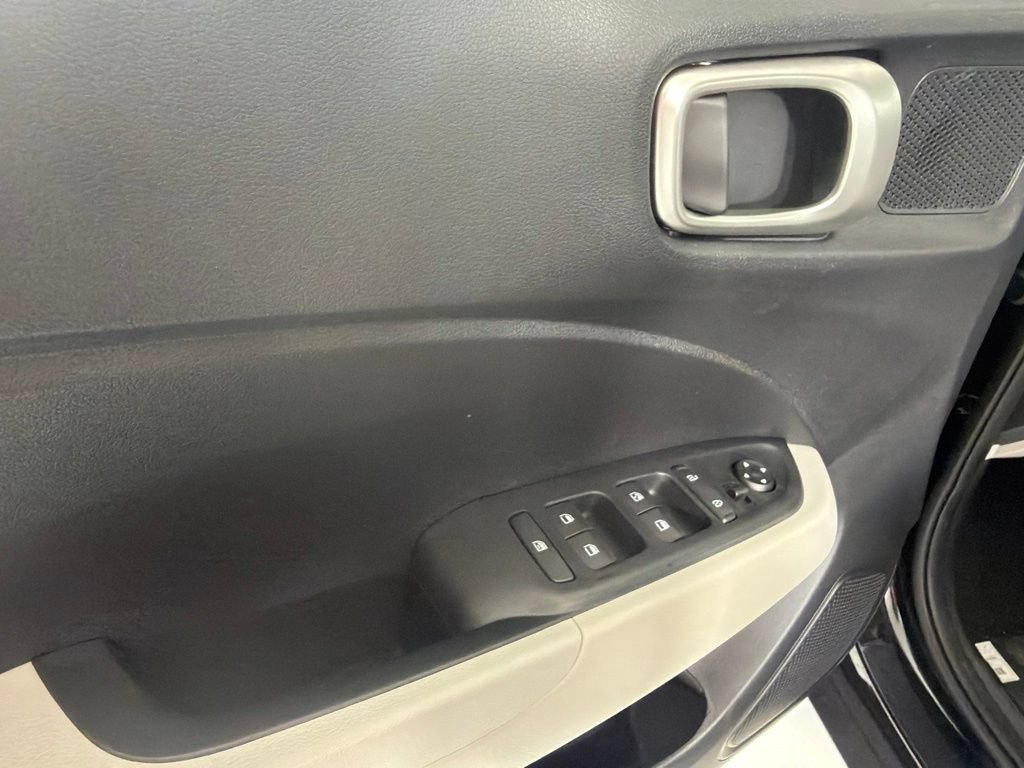 New 2026 Hyundai Venue SEL FWD image 13