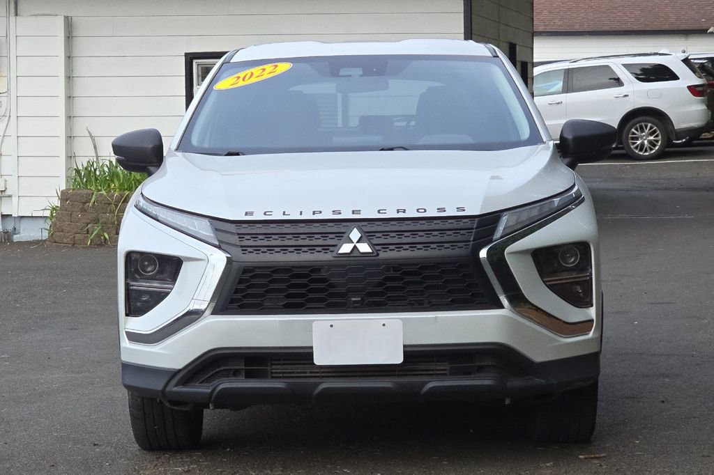 Used 2022 Mitsubishi Eclipse Cross LE image 9