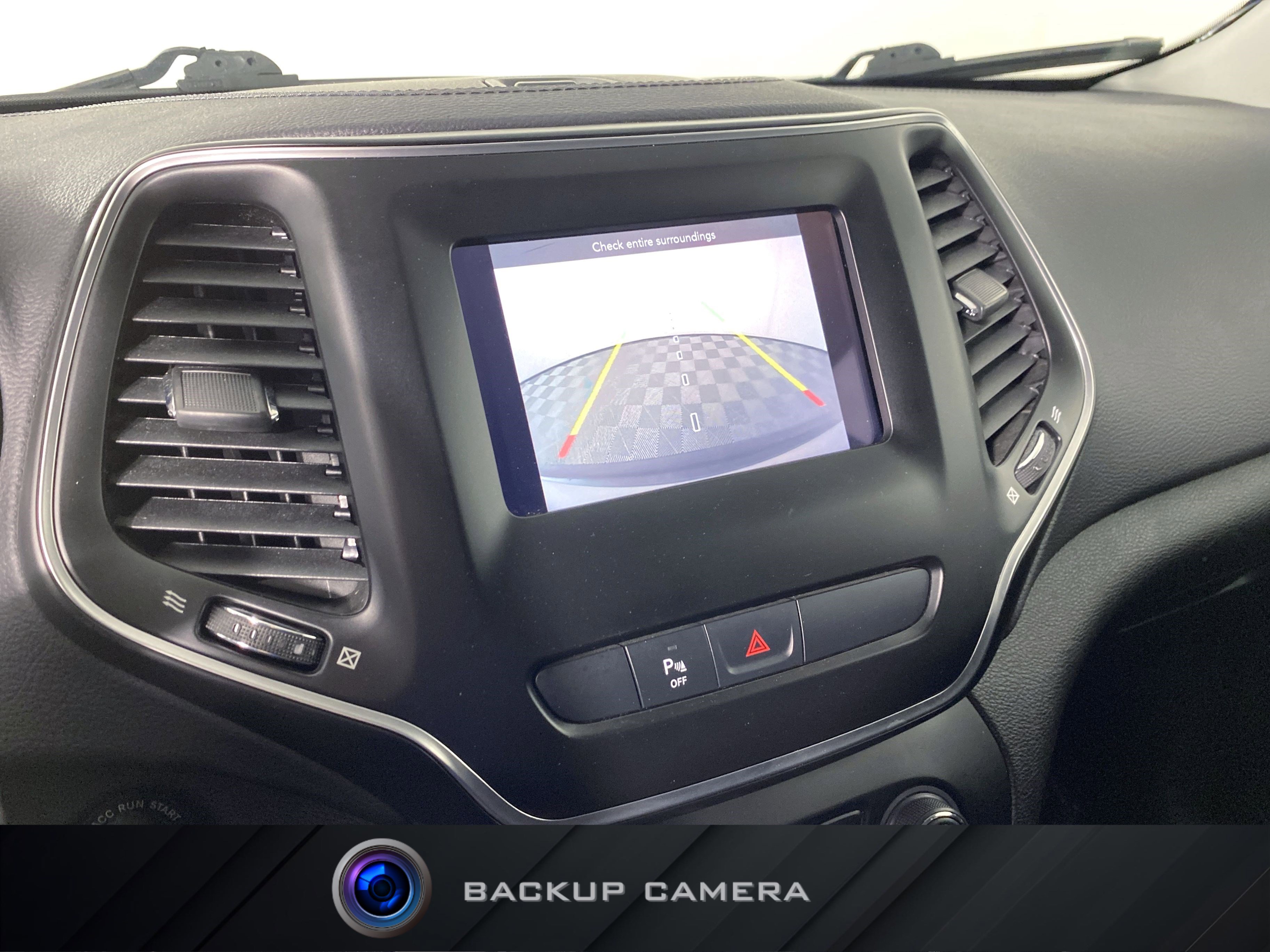Used 2019 Jeep Cherokee Latitude w/ Popular Appearance Group AWD/4WD image 4