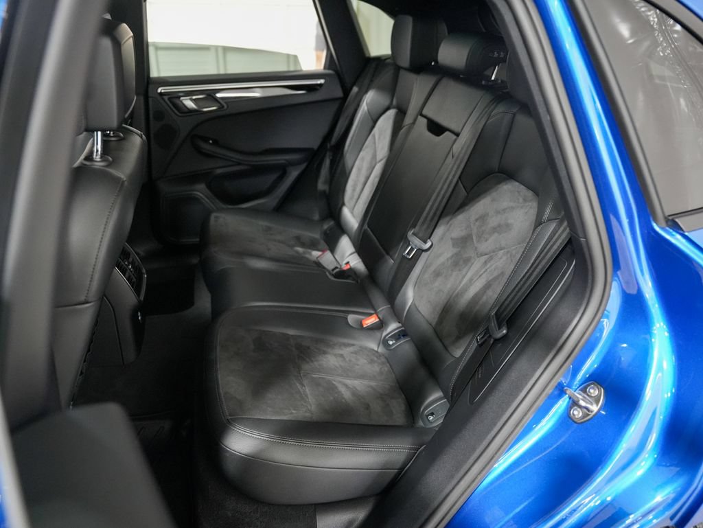 Used 2020 Porsche Macan AWD/4WD image 28