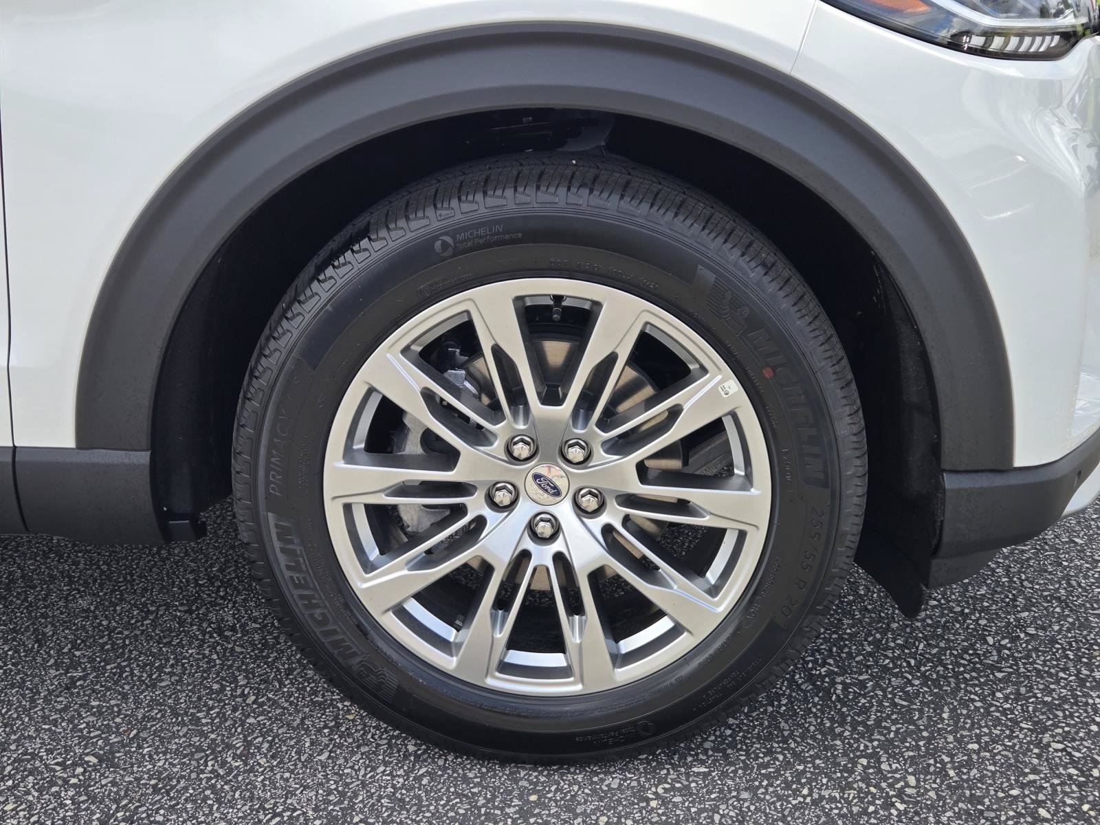 New 2026 Ford Explorer Platinum RWD image 5