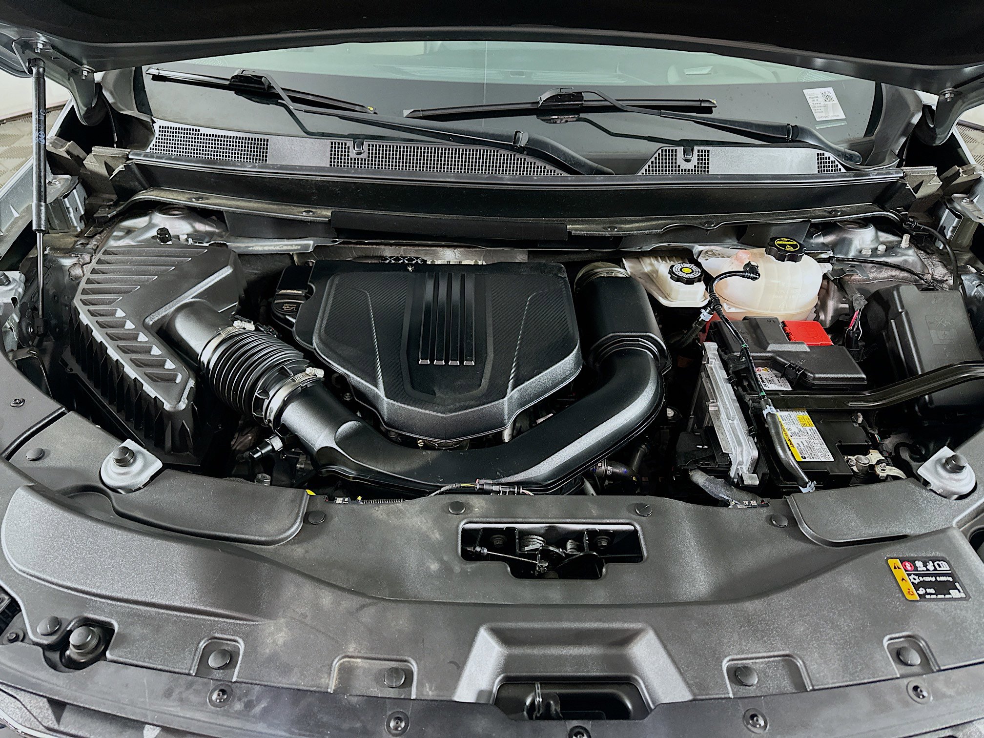 Used 2025 Chevrolet Traverse LT image 35