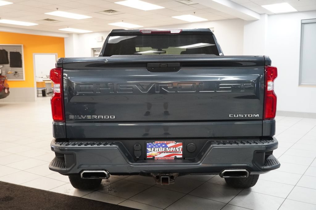 Used 2020 Chevrolet Silverado 1500 Custom w/ Custom Value Package AWD/4WD image 10