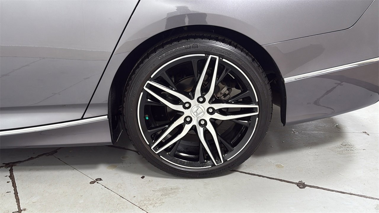 Used 2021 Honda Accord Touring image 23