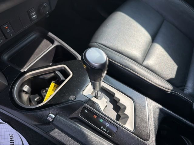 Used 2018 Toyota RAV4 Limited w/ Advanced Technology Package image 10