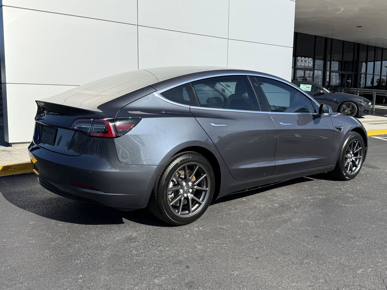 Used 2020 Tesla Model 3 Standard Range image 4